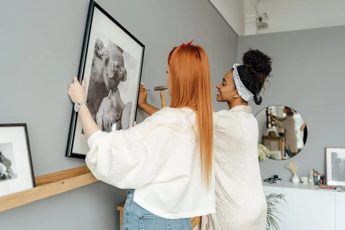 intégrer un décor noir et blanc dans son salon