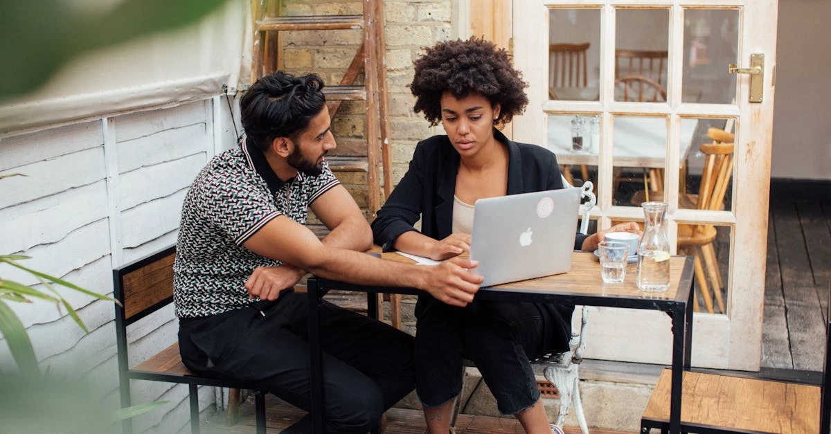 restaurez la beauté naturelle de votre terrasse en bois grâce à nos services professionnels de rénovation. nettoyage, ponçage et traitement pour une terrasse durable et éclatante.