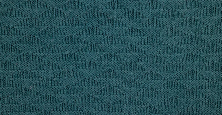 découvrez comment identifier et réparer un parquet déformé pour retrouver un sol impeccable et durable.