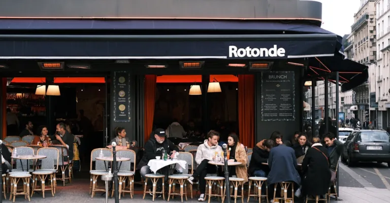 découvrez notre restaurant français authentique, où la tradition culinaire rencontre une ambiance chaleureuse. savourez des plats raffinés préparés avec des ingrédients frais et de saison.