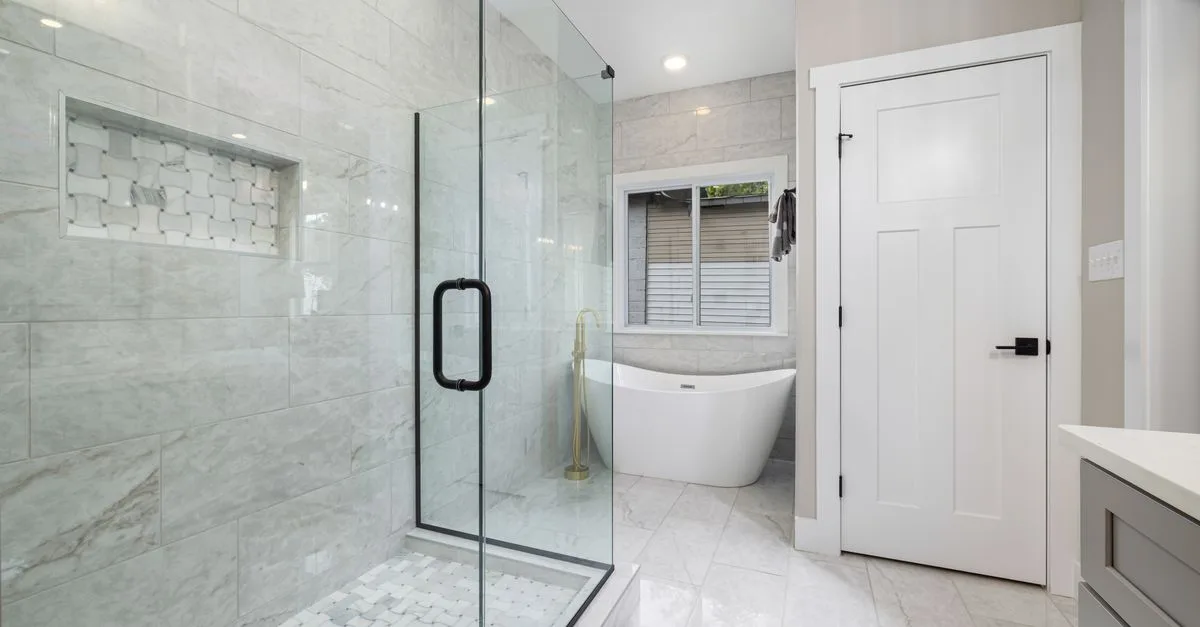 découvrez des idées luxueuses pour aménager une petite salle de bain avec style et élégance, alliant fonctionnalité et design haut de gamme.