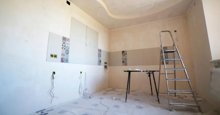 experts en rénovation de maison offrant des solutions sur mesure pour transformer et améliorer votre habitat avec qualité et professionnalisme.
